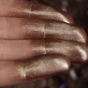 Sigil Inspired Tammy Tanuka Eyeshadow